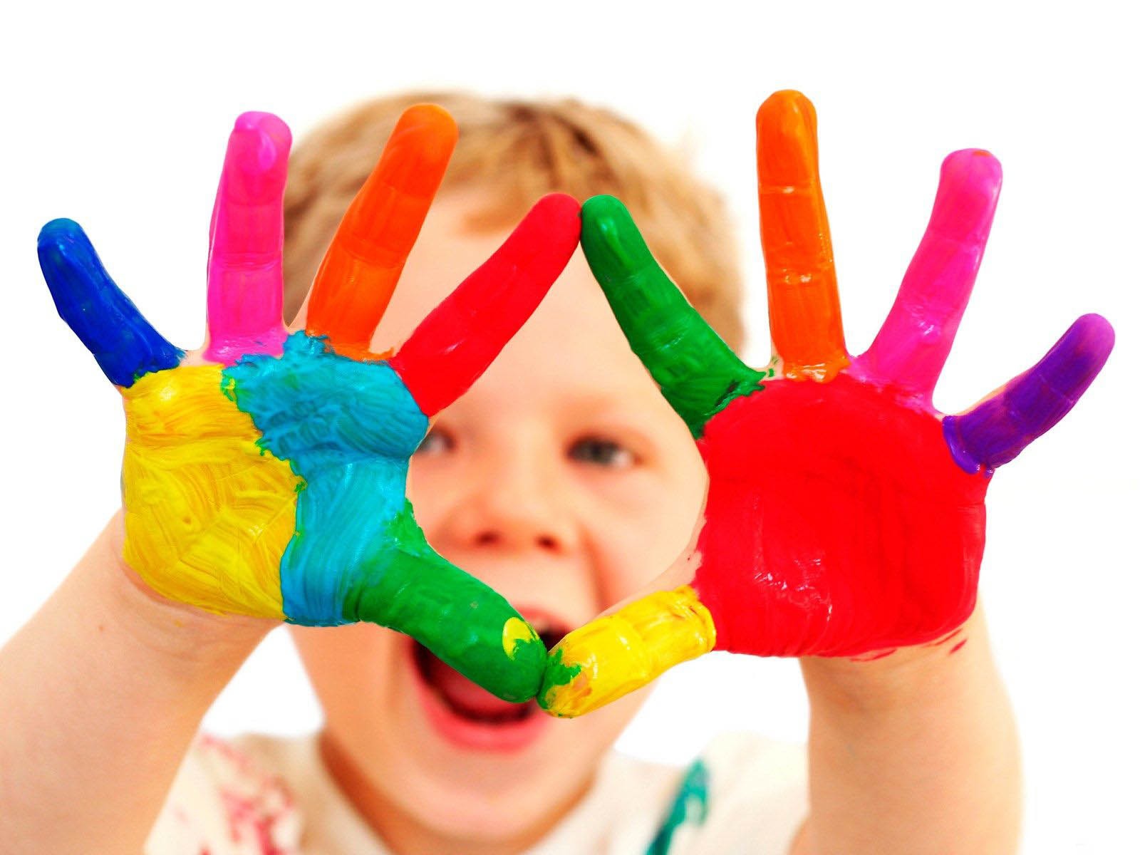 Çocuklar için renklerin önemi ve anlamı